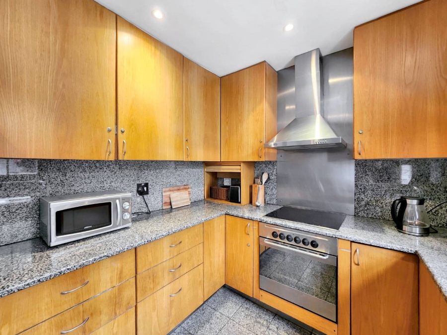 3 Bedroom Property for Sale in Sea Point Western Cape